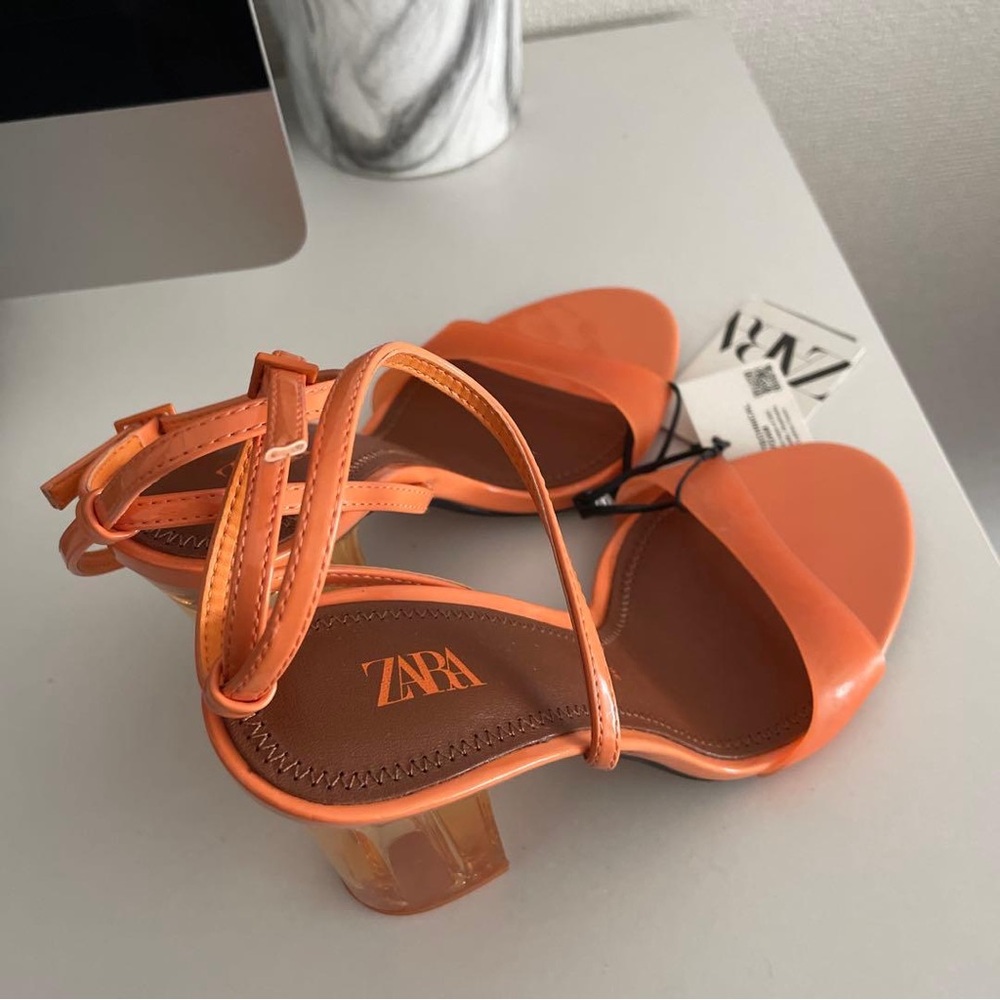 β¨SUMMER READY β¨ NWT Zara Neon Dreams Orange Strappy Heels Size 8 - Picture 5 of 7